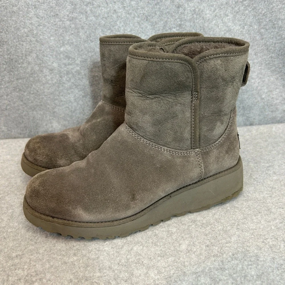 UGG Kristin Wedge Boot Grey Suede Shearling Ankle Boot Winter Cozy Womens Size 6